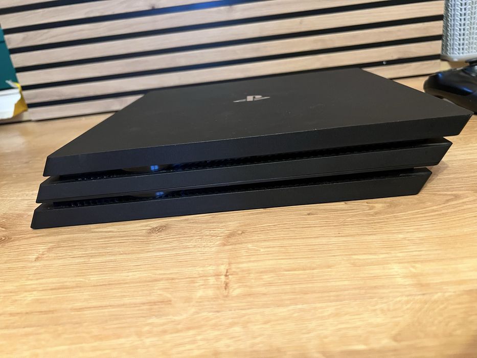 PS4 Pro 2 pady Gry