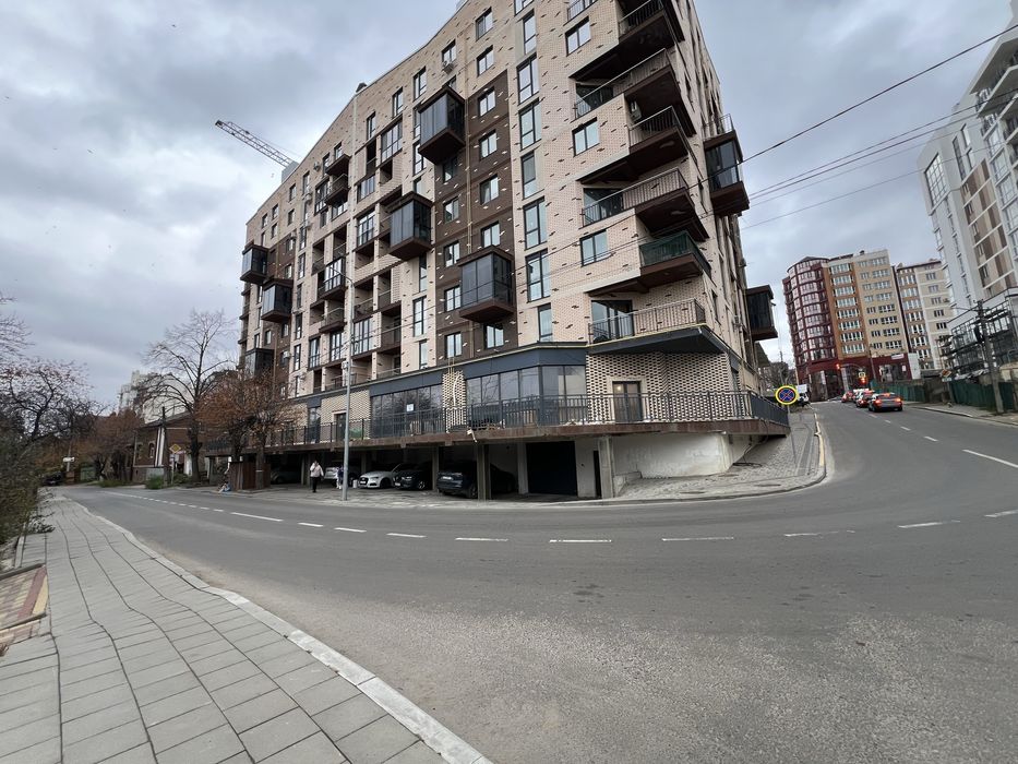 ФАСАДНЕ приміщення в новобудові, ЩЕРБАНЮКА-Г.МАЙДАНУ