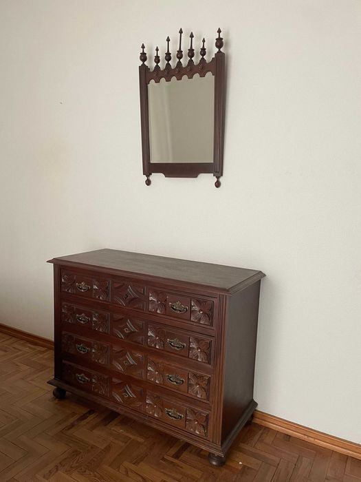 Conjunto de Quarto Completo em Madeira – Estilo Clássico