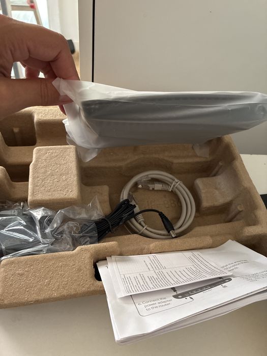 Router 4G TP-Link (TL-MR6400) - Como Novo com Caixa e Fatura