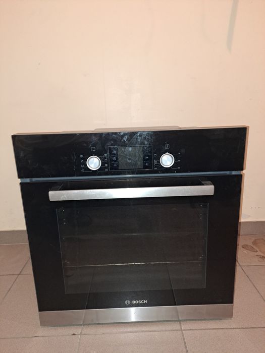 Piekarnik do zabudowy Bosch HBA43S150E. Wszystko działa. Mało używany.