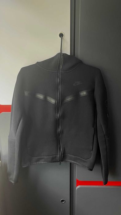 Bluza Nike Tech Fleece czarna rozpinana z kapturem r. M