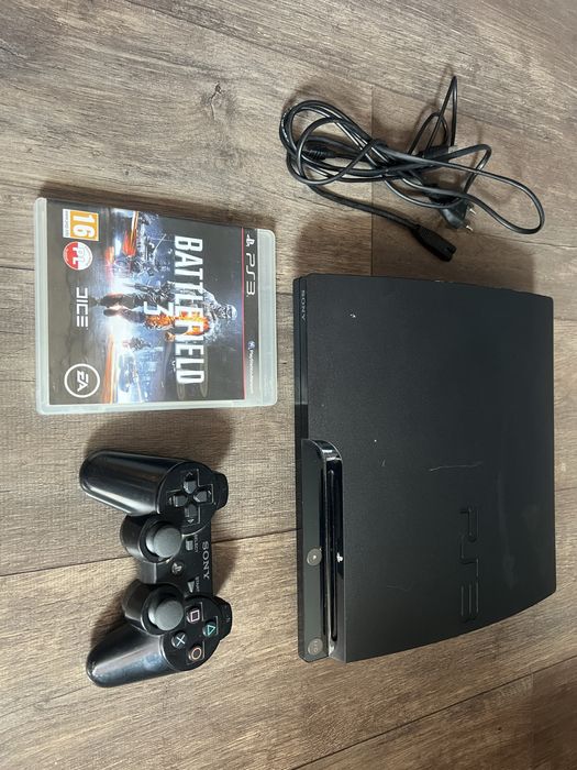 Konsola ps3 slim pad sony + gra