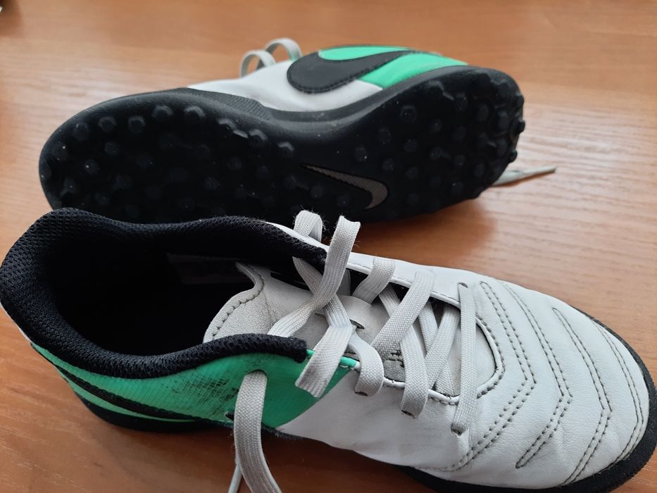 Buty na hale turfy NIKE TIEMPOX rozm. 32
