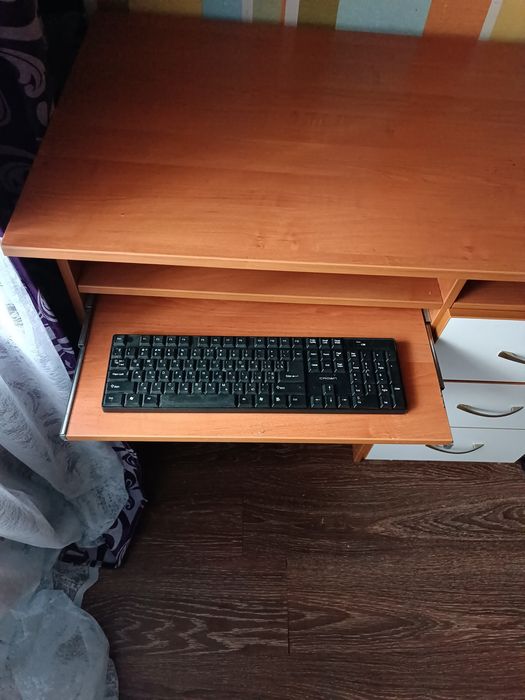 Стіл письмовий шкільний ,робочий