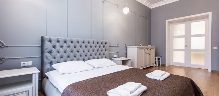 Сучасна квартира подобово  від власника одразу біля вокзалу.