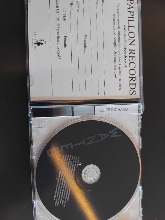Cliff Richard em cd novo.