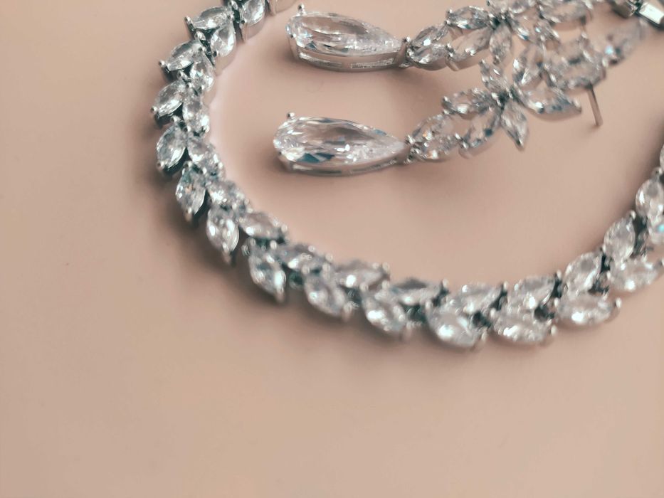 Kolczyki i bransoletka ślubne z kryształkami