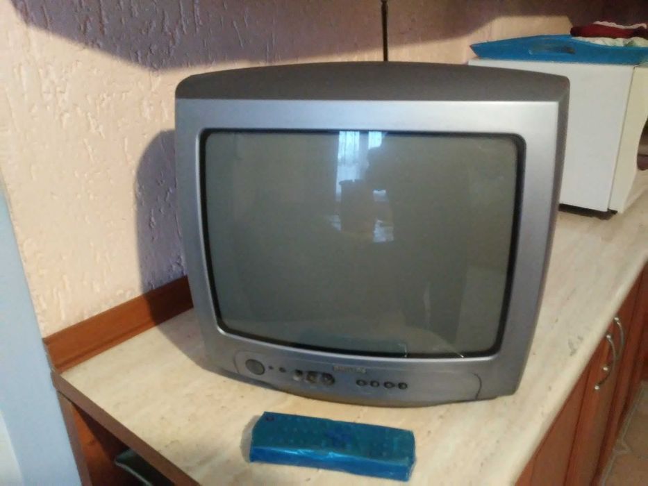 Sprzedam telewizor marki " PHILIPS ".