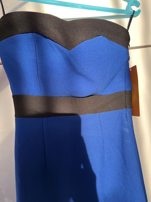 Niebieska mini obcisła nowa z metka