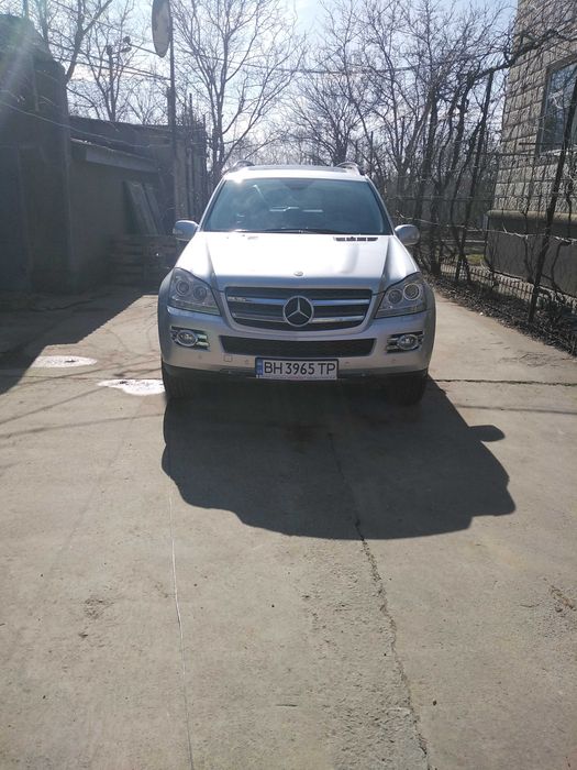 Автомобиль  Мерседес
