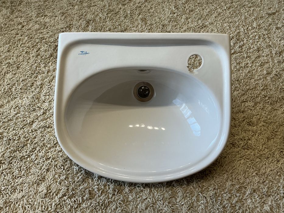 Умывальник Colombo.