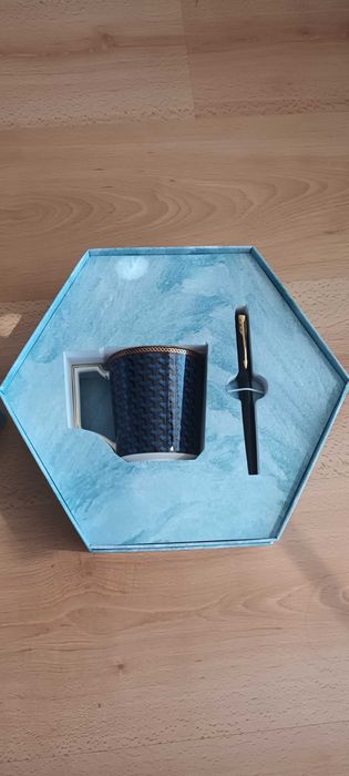 Set porcelana Wedgwood e caneta Parker