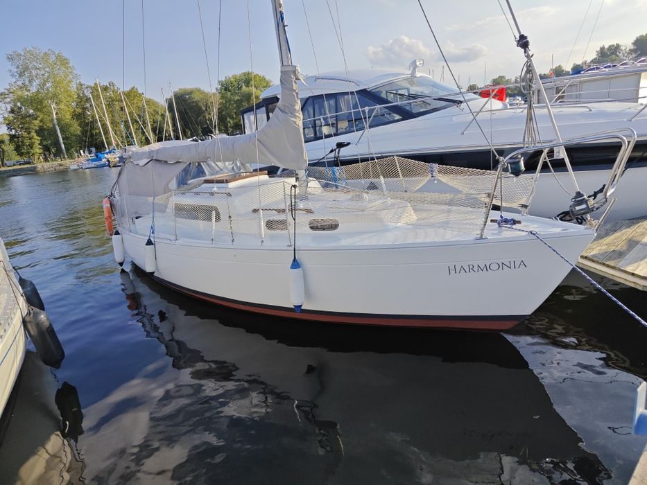 Albin Vega 27 szwedzki pancerny kilowy jacht żaglowy silnik  Volvo penta md6a zapasowy  storm  zaburtowy
