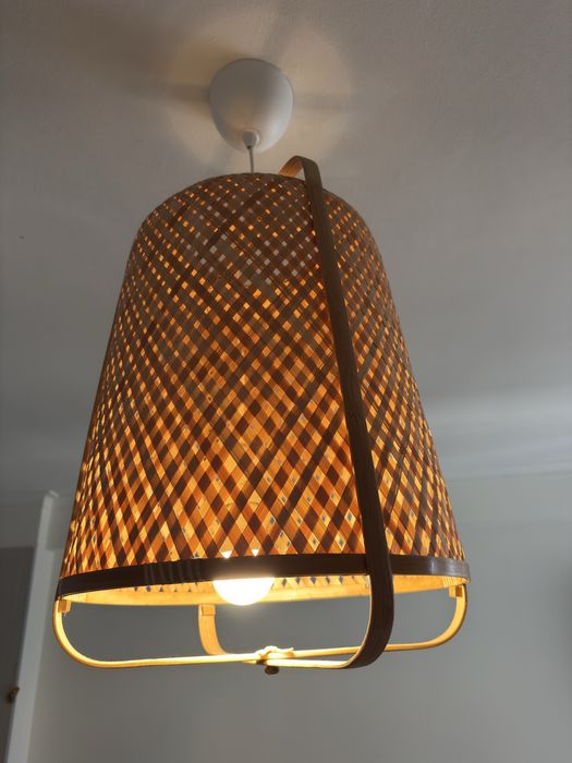 Candeeiro de teto em vime