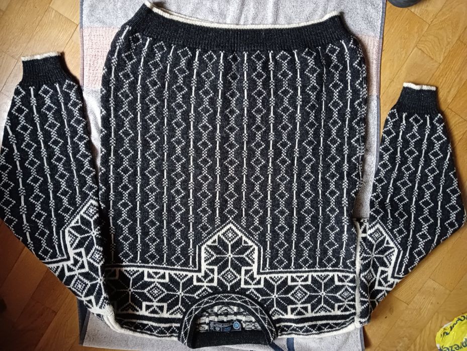 Męski sweter wełniany XL/XXL 100% pure new wełna 54 boss norweski wzór