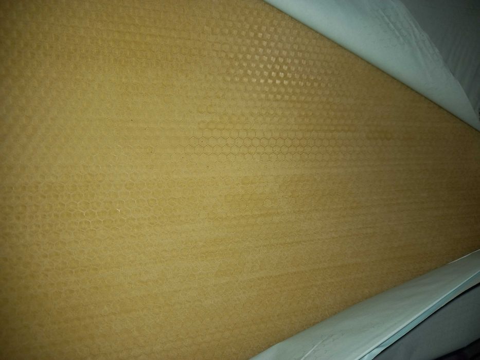 Вощина "Дадан", високоі якості, індівідуальна.