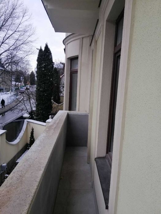 Клубний будинок біля парку Шевченка