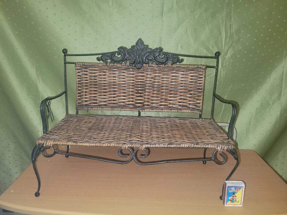 Ляльковi меблi та аксесуари