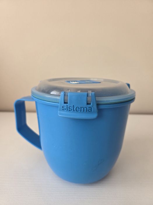 Plastikowy pojemnik na żywność