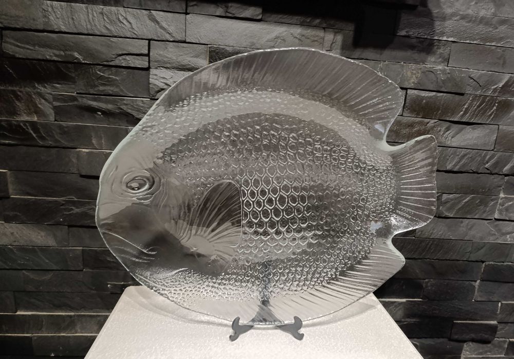 Prato Grande, Servir, forma de peixe, em vidro trabalhado - 39X33 cm