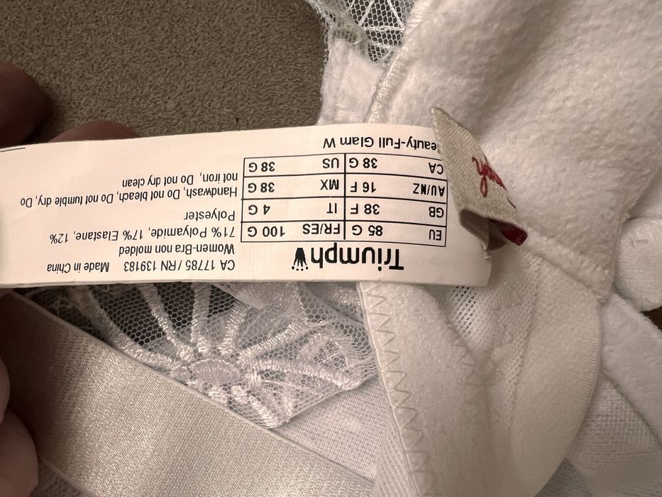 Triumph biały nowy stanik koronka 85g