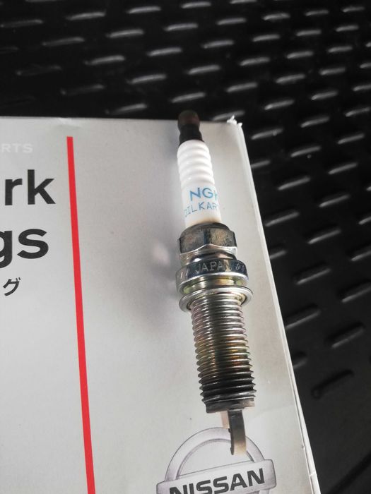 Продам свечи NGK DILKAR 7B11