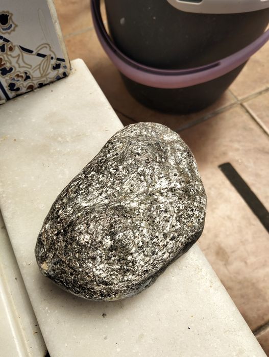Tenho esta pedra com dupla face