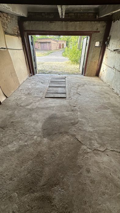 РОЗСТРОЧКА. ГК 14, Кірово, криша зроблена, світло, підівал, яма