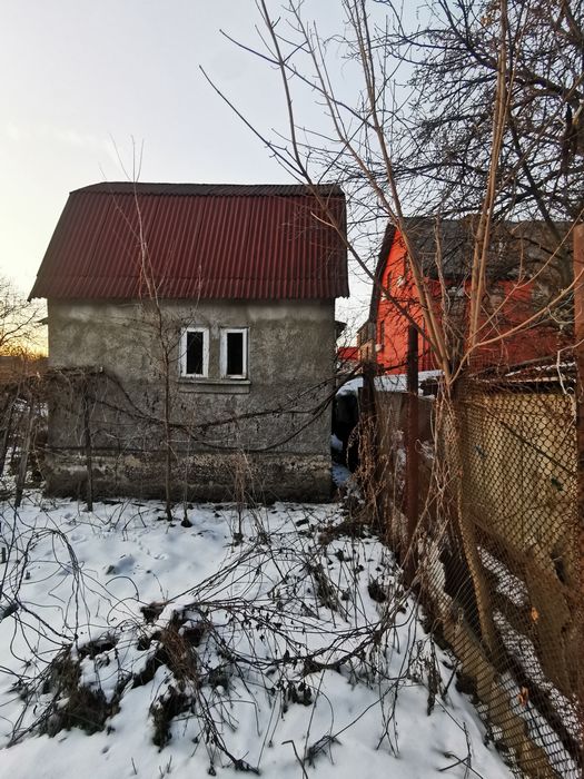 участок, закрытый городок, заезд с Туполева, Мрии 5, метро Нивки, парк