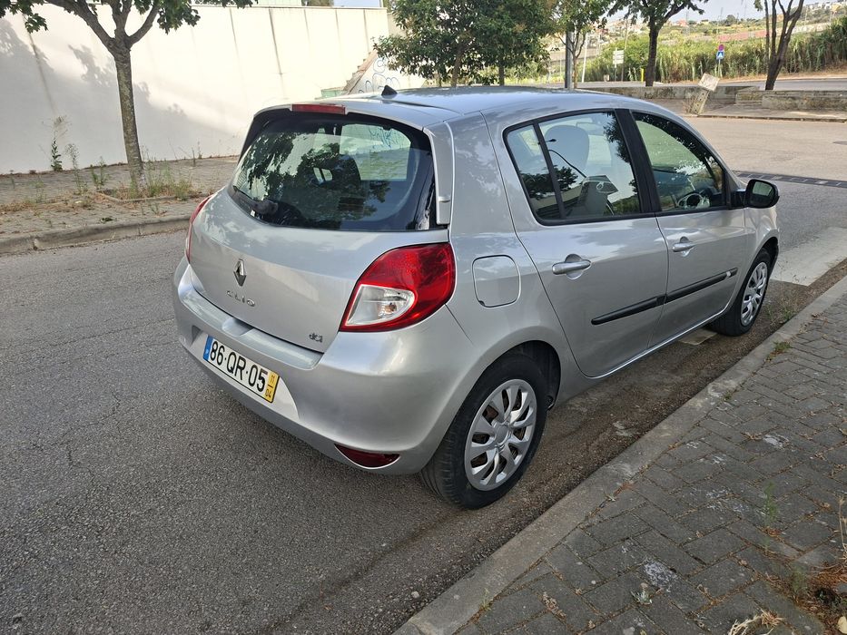 Renault Clio — fotografia 4