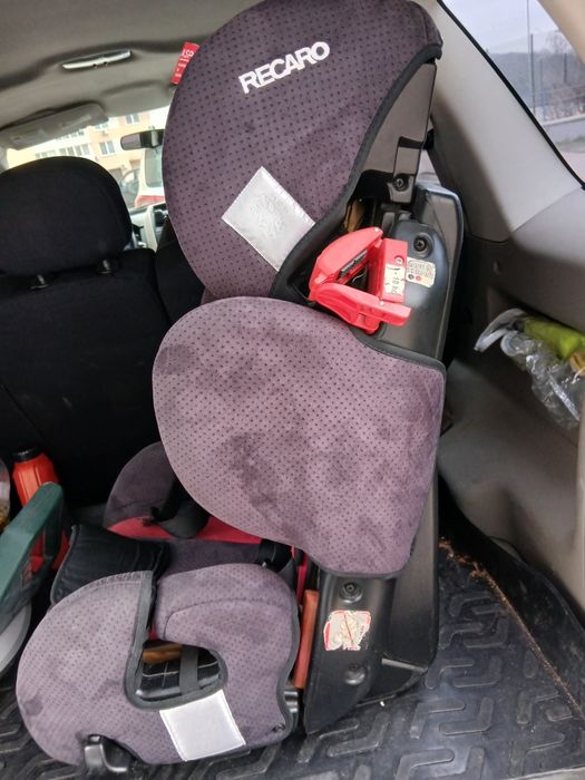 Продам автокрісло Recaro.