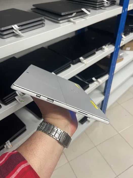 Surface Pro 1796 i5 8GB 256GB SSD 12.3" Touch Windows 11 | AmigoTech