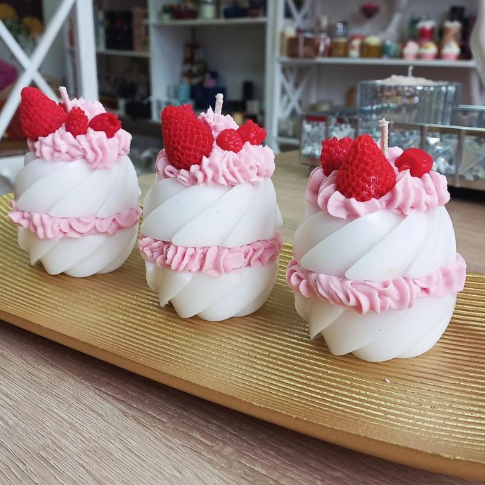 Свічки, декор, подарунки.