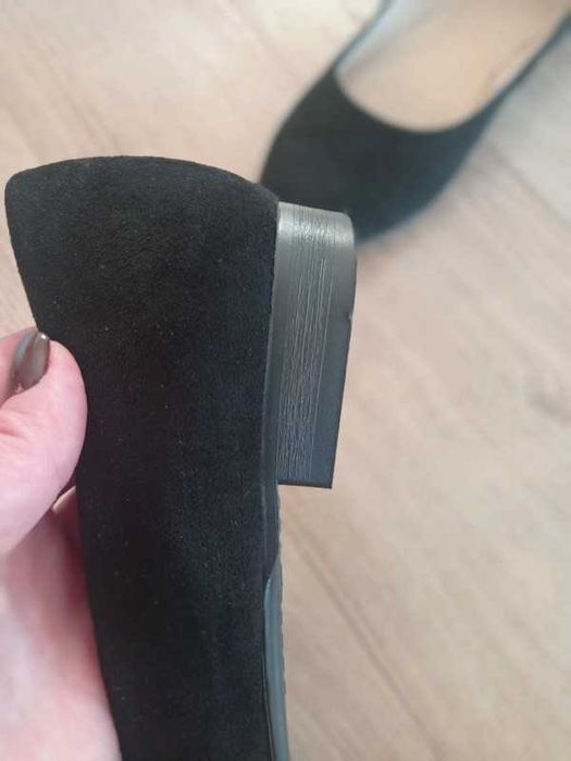 Buty czółenka zamszowe r.38