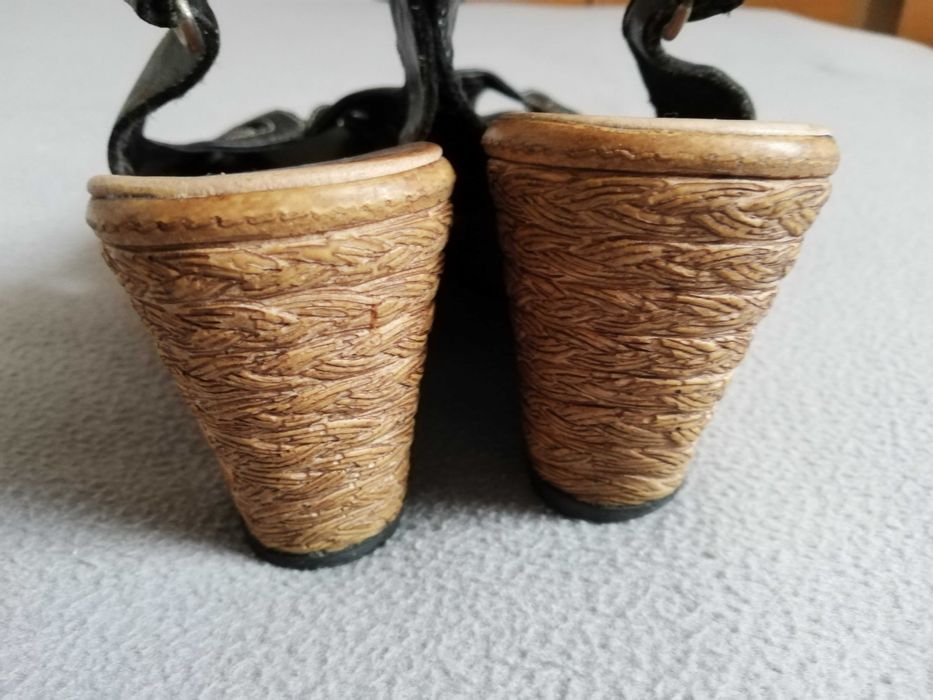 Sandały damskie na koturnie Lassocki 36/36,5