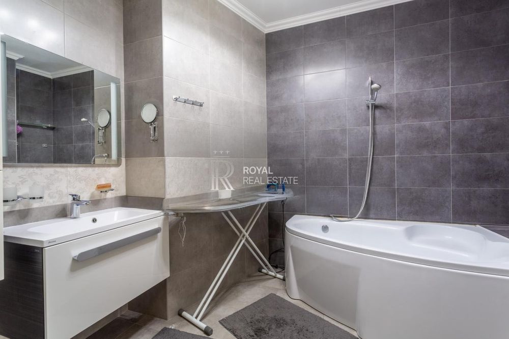 Продаж Квартири 3к 130м2 ЖК Панорама на Печерську Укриття Генератор