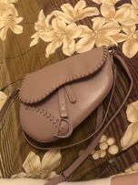 Красива жіноча сумочка