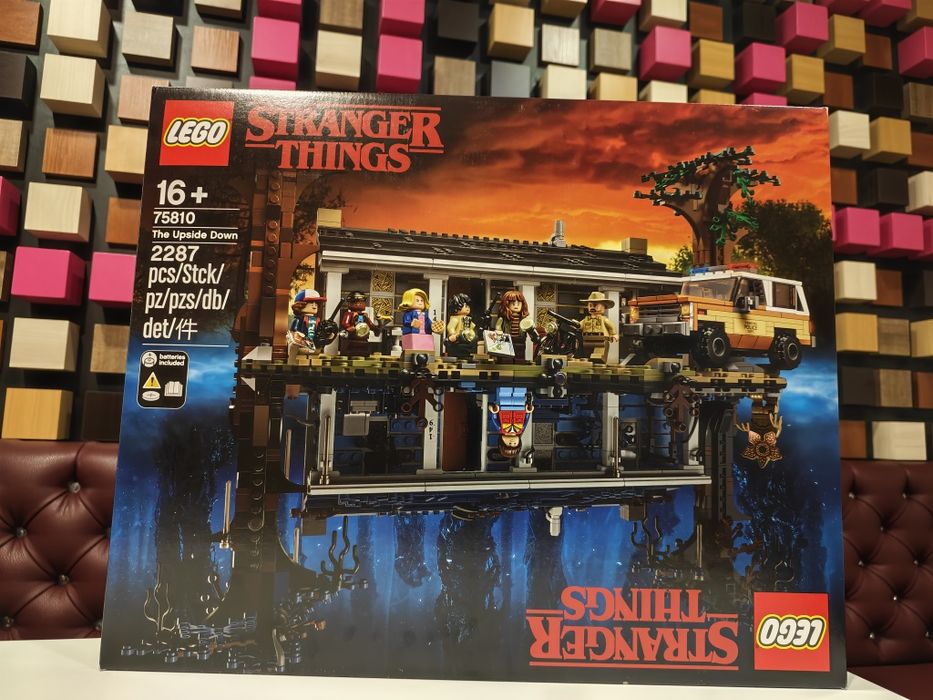 LEGO 75810 Stranger Things  «Інша сторона». Дивні Дива
