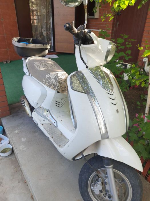 Мопед YiBen 125.