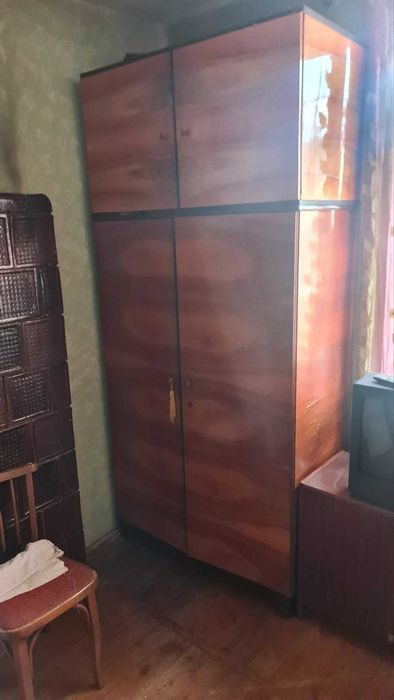 продам  зеркало. шифон тумба телевізор тюнер T2   столик