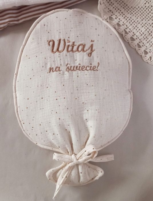 BALONIK dekoracyjny ZAWIESZKA ozdoba z MUŚLINU HAFT imię