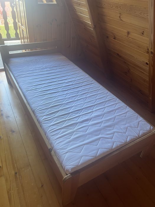 Łóżko sosnowe używane 90x200