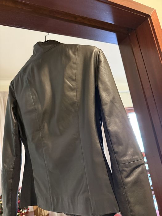 Casaco pele preta Massimi Dutti