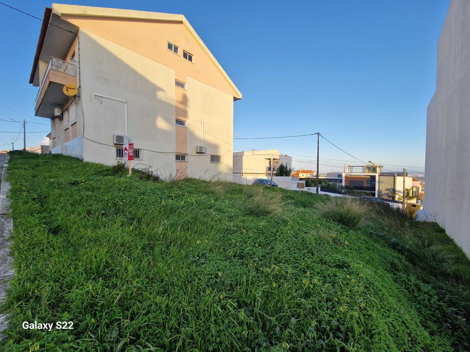 Terreno em Famões – 02 Frentes | Oportunidade | Melhor m2 da Região