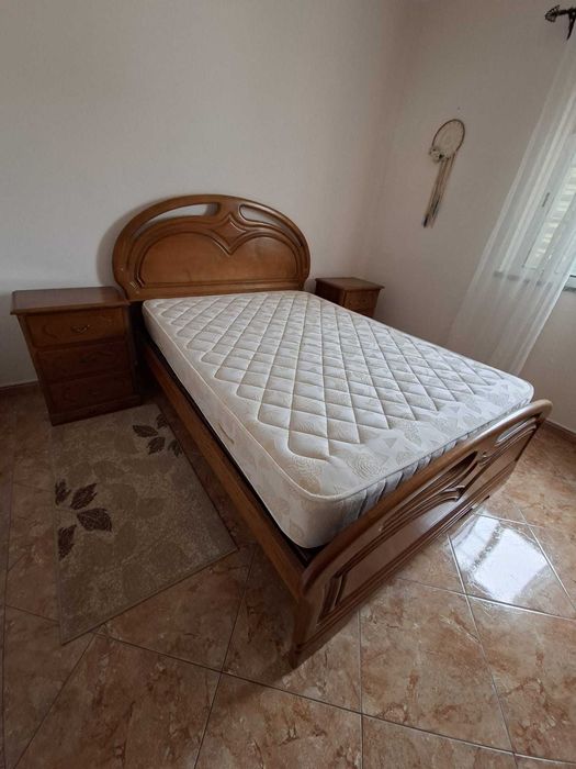 Cama de casal de madeira maciça 140x190cm