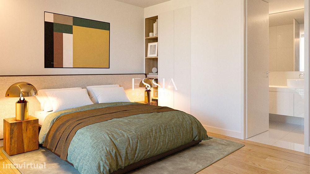 Apartamento T2+1 com Varanda no Fernão Magalhães 127