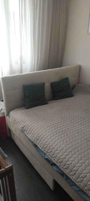 Łóżko sypialniane