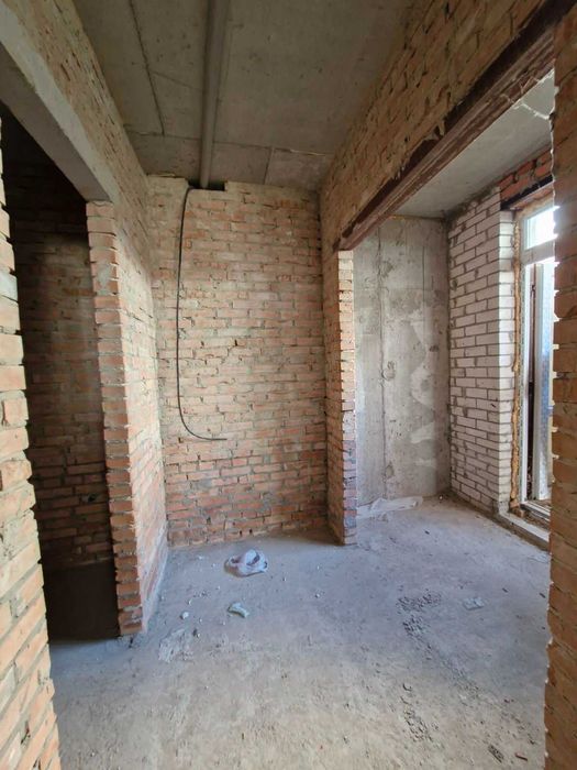 Комерційне приміщення 27,5 м2 в с. Щасливе ЖК 7*Я