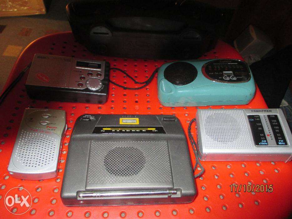 6 Mini Transistor Radios64551909700225124